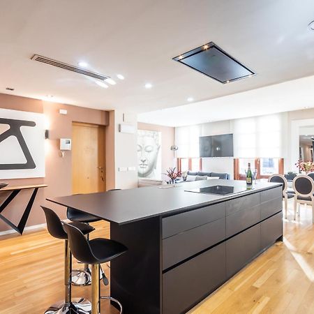 Central Market Lux Apartment Валенсия Екстериор снимка