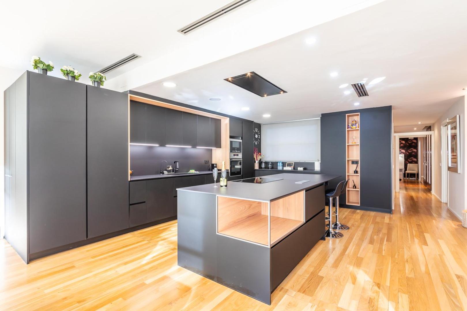 Central Market Lux Apartment Валенсия Екстериор снимка