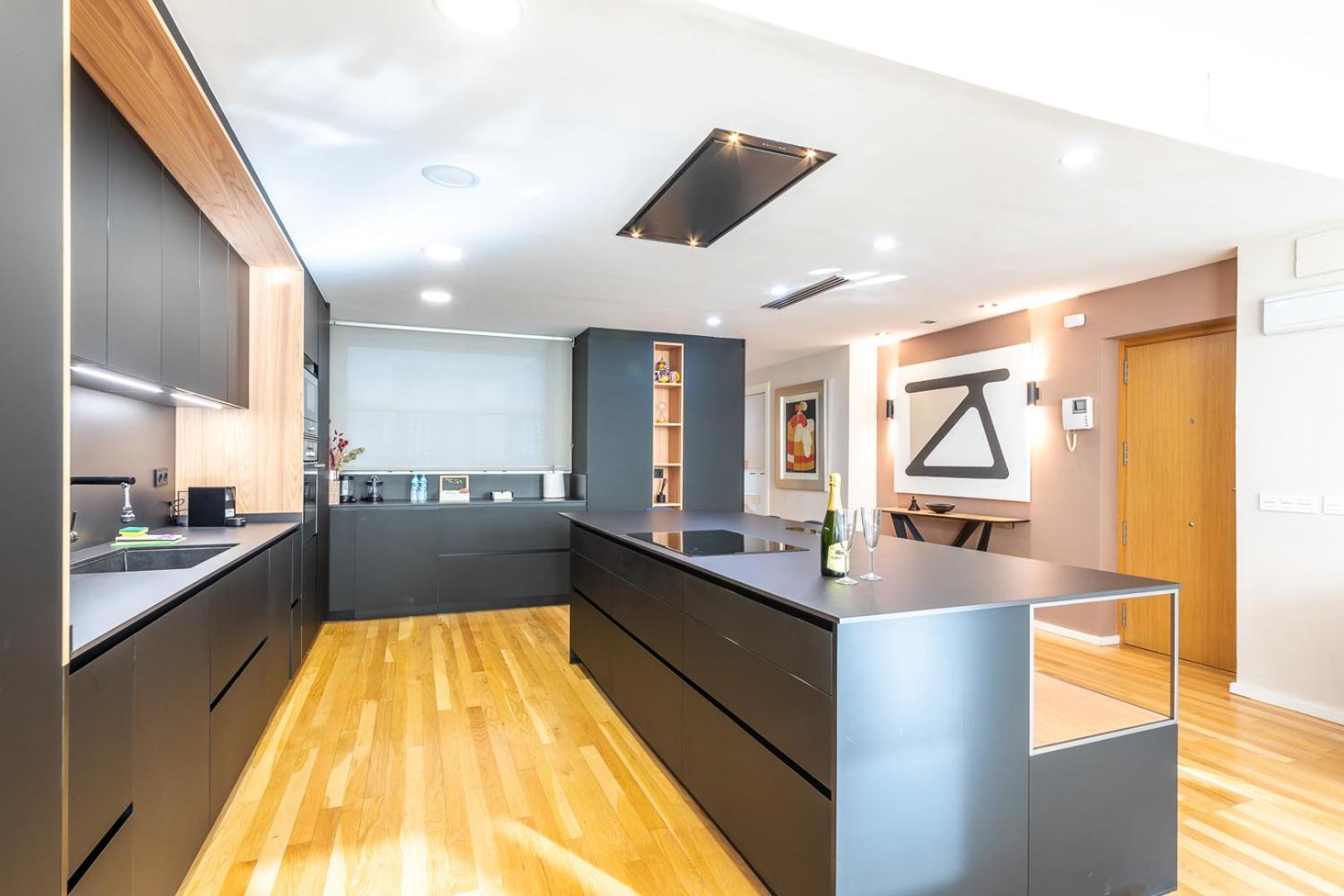 Central Market Lux Apartment Валенсия Екстериор снимка